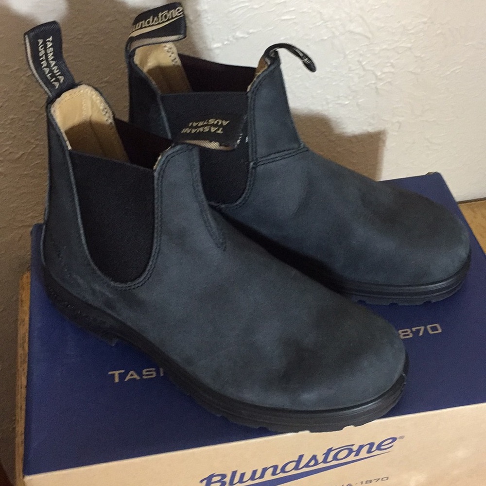 Blundstone 587 rustic black size 8/aus 5